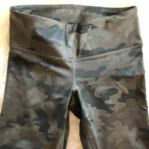 Lululemon Green camo crop